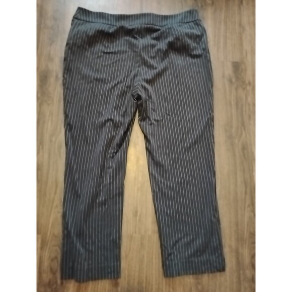Chicos Pant Women's Size 2.5 (14) Black Pinstripes Pockets Stretch - Picture 3 of 4